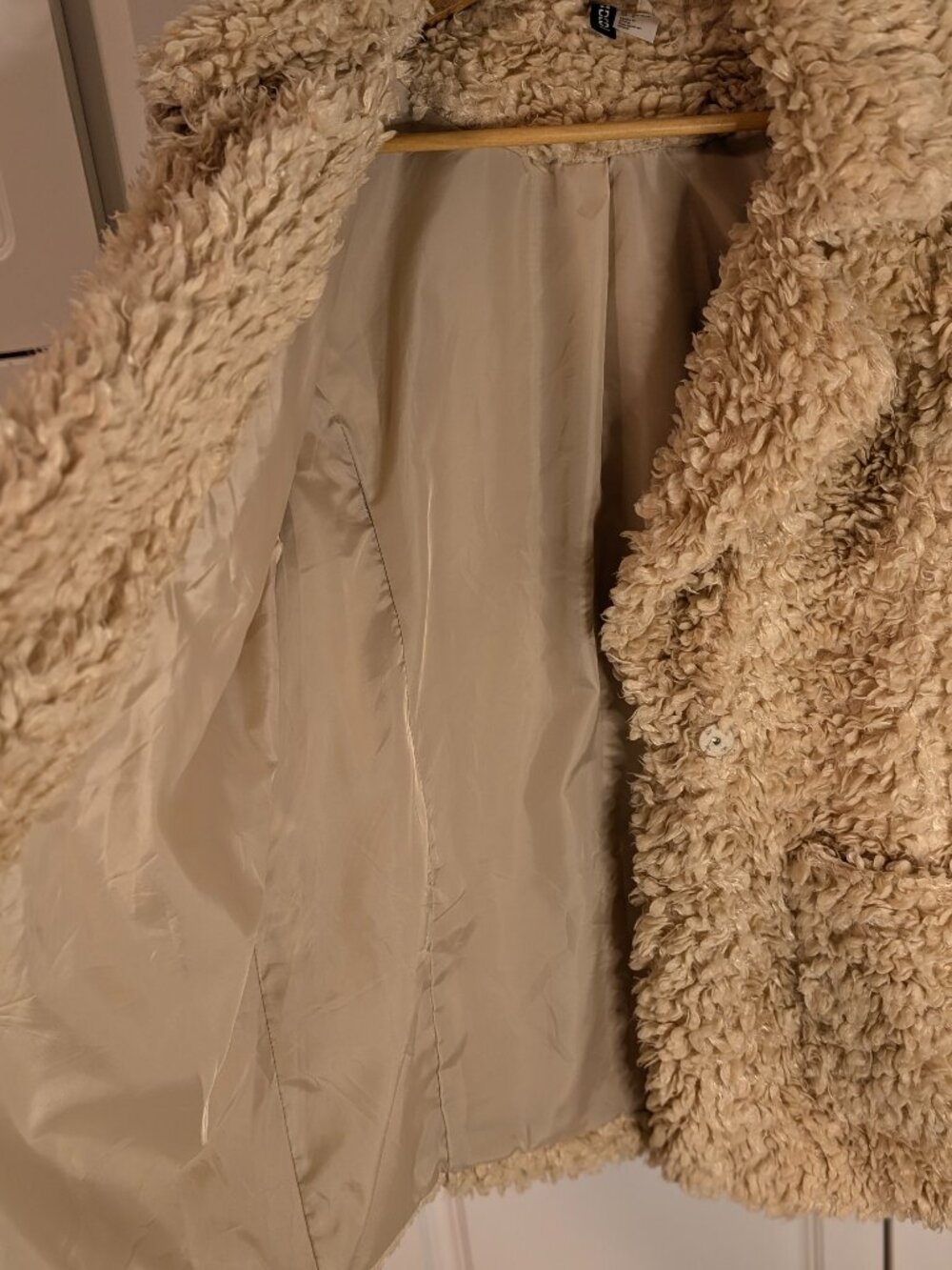 Teddy Faux Fur Jacket Beige Notched Lapel L Patch Pockets Cozy Minimalist H&M - Picture 6 of 14